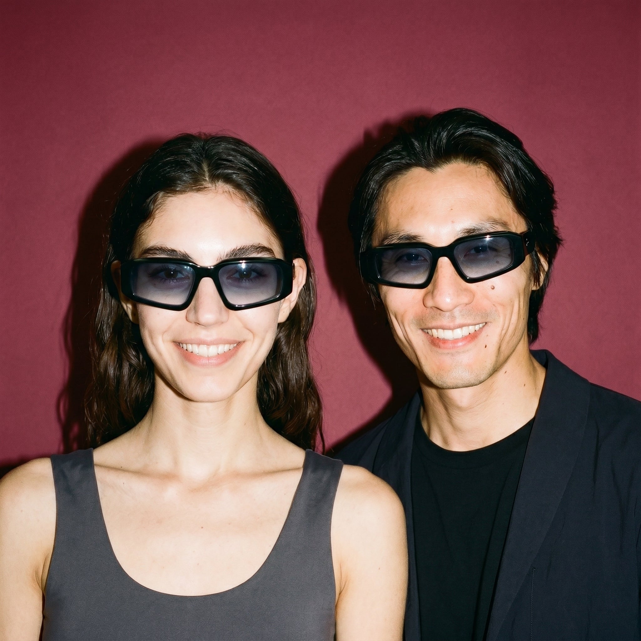 Bregenz Sonnenbrille in Midnight Black am Modell 3