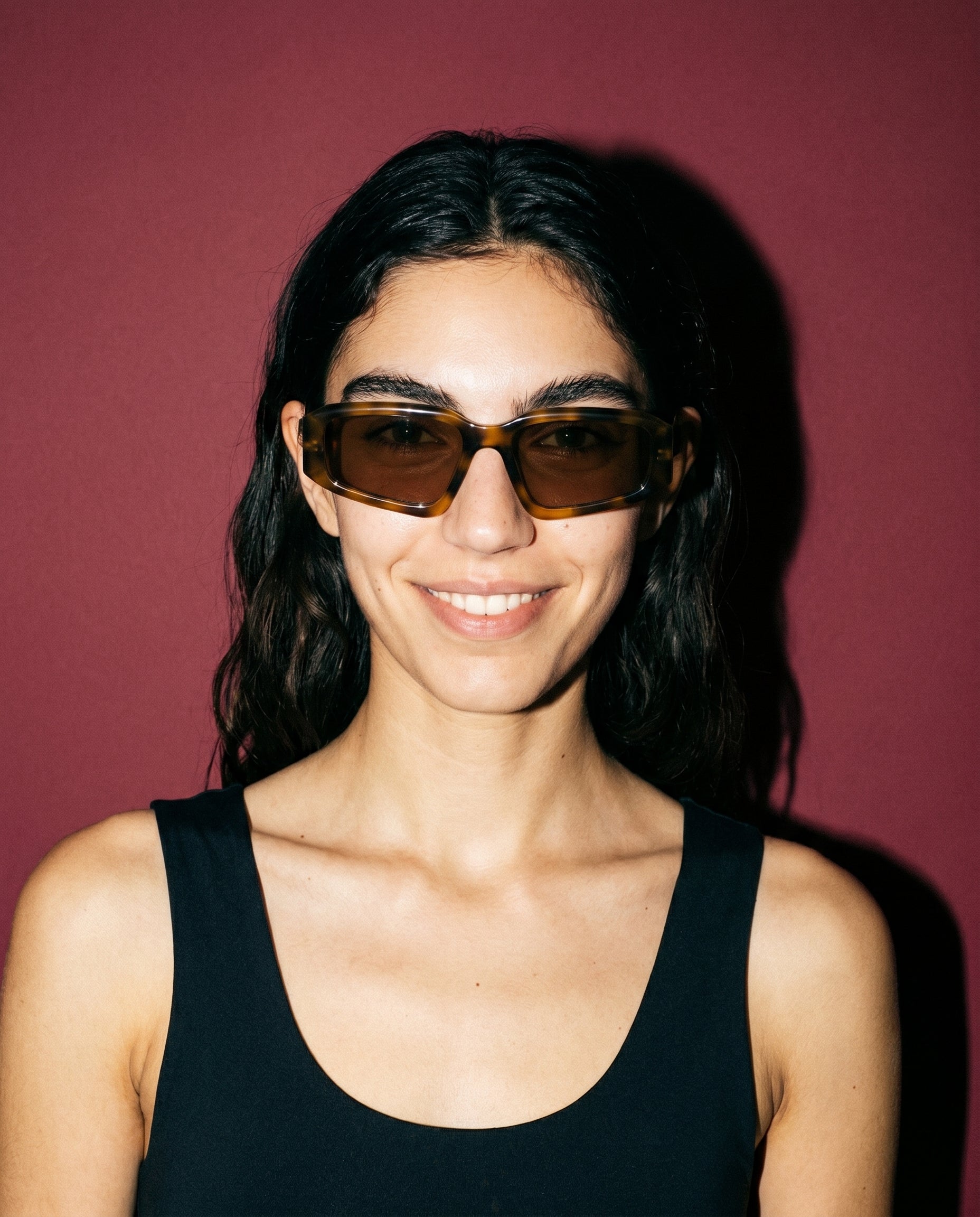 Bregenz Sonnenbrille in Havana am Modell 5