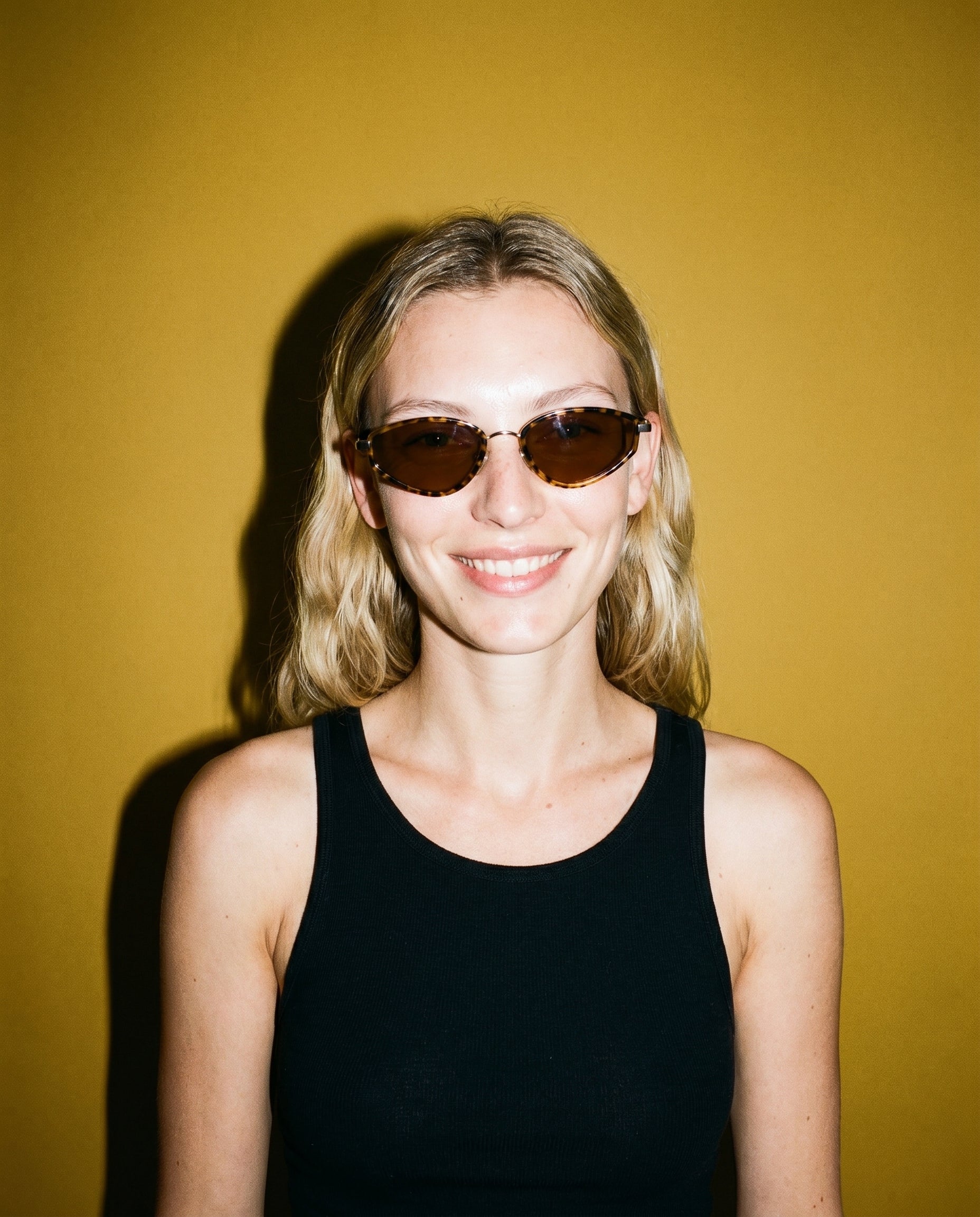 Eindhoven Sonnenbrille in Bronze Havana am Modell 5