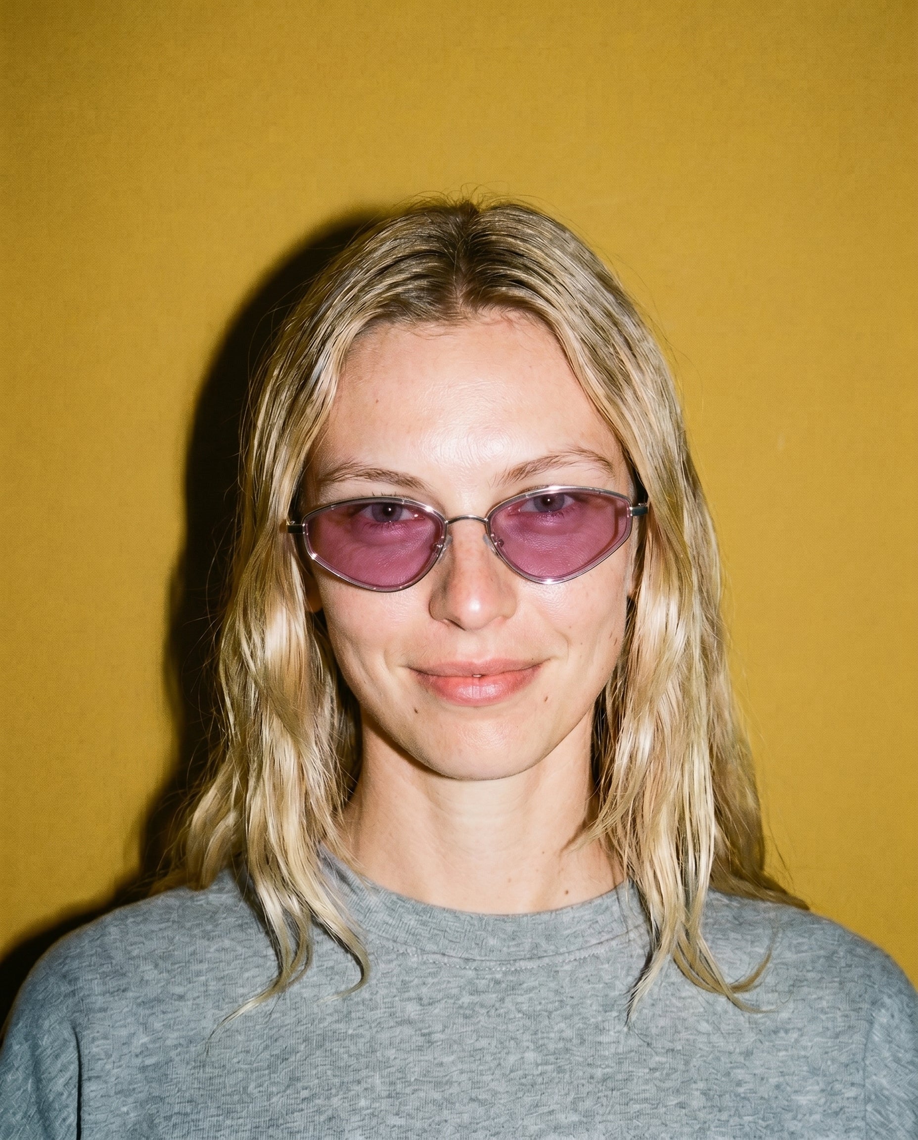 Eindhoven Sonnenbrille in Transparent am Modell 7