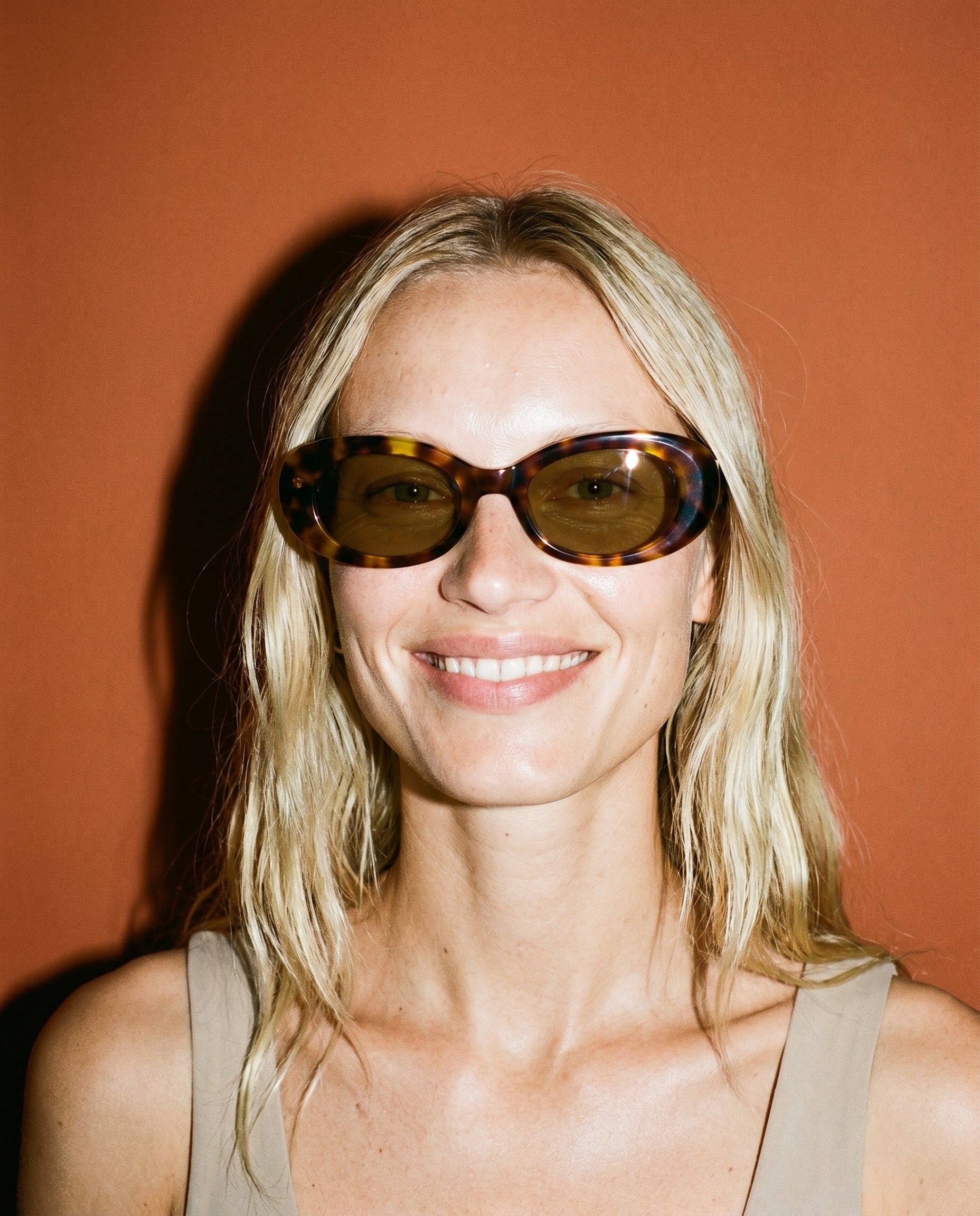 Porto Sonnenbrille in Havana am Modell 2