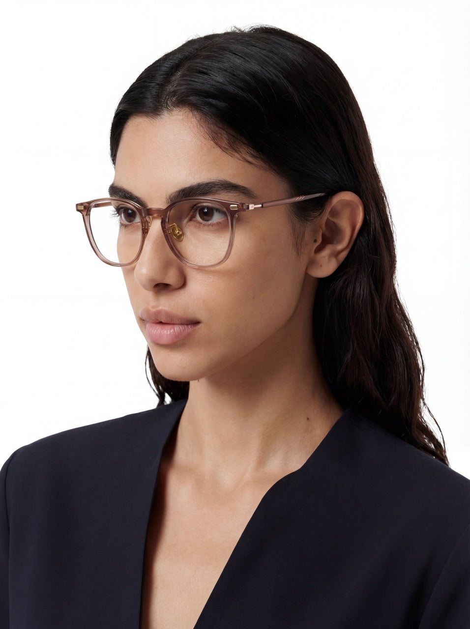 Dame trägt Square Brille Torino aus Titanium und TR90 in Pink, Seitenansicht im Profil