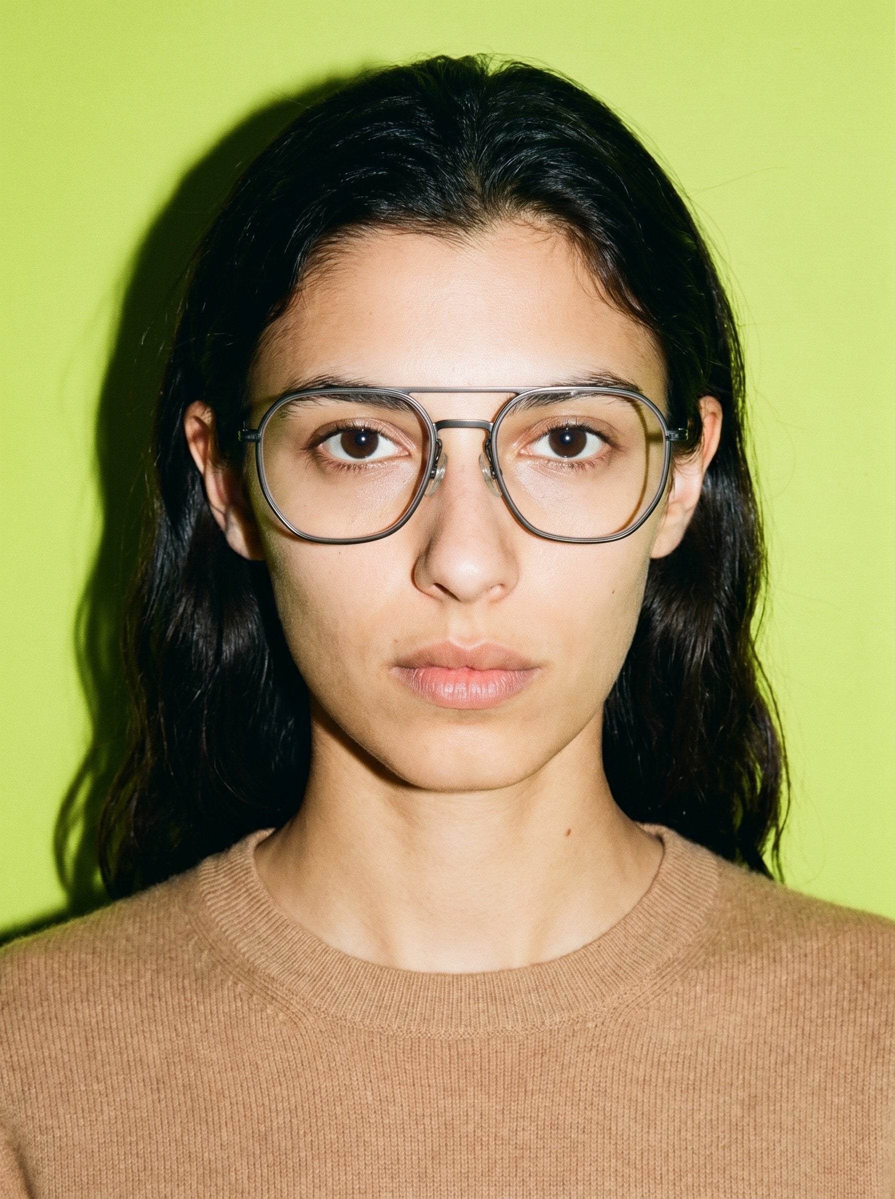 Visiloox Sarajevo Einstärkenbrille in Graphit – Geometric Unisexbrille aus Titan + TR90, getragen vom Model